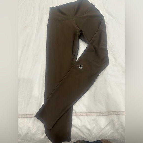 ALO Yoga Pants - ALO Yoga High Waist Airlift Legging in Espresso